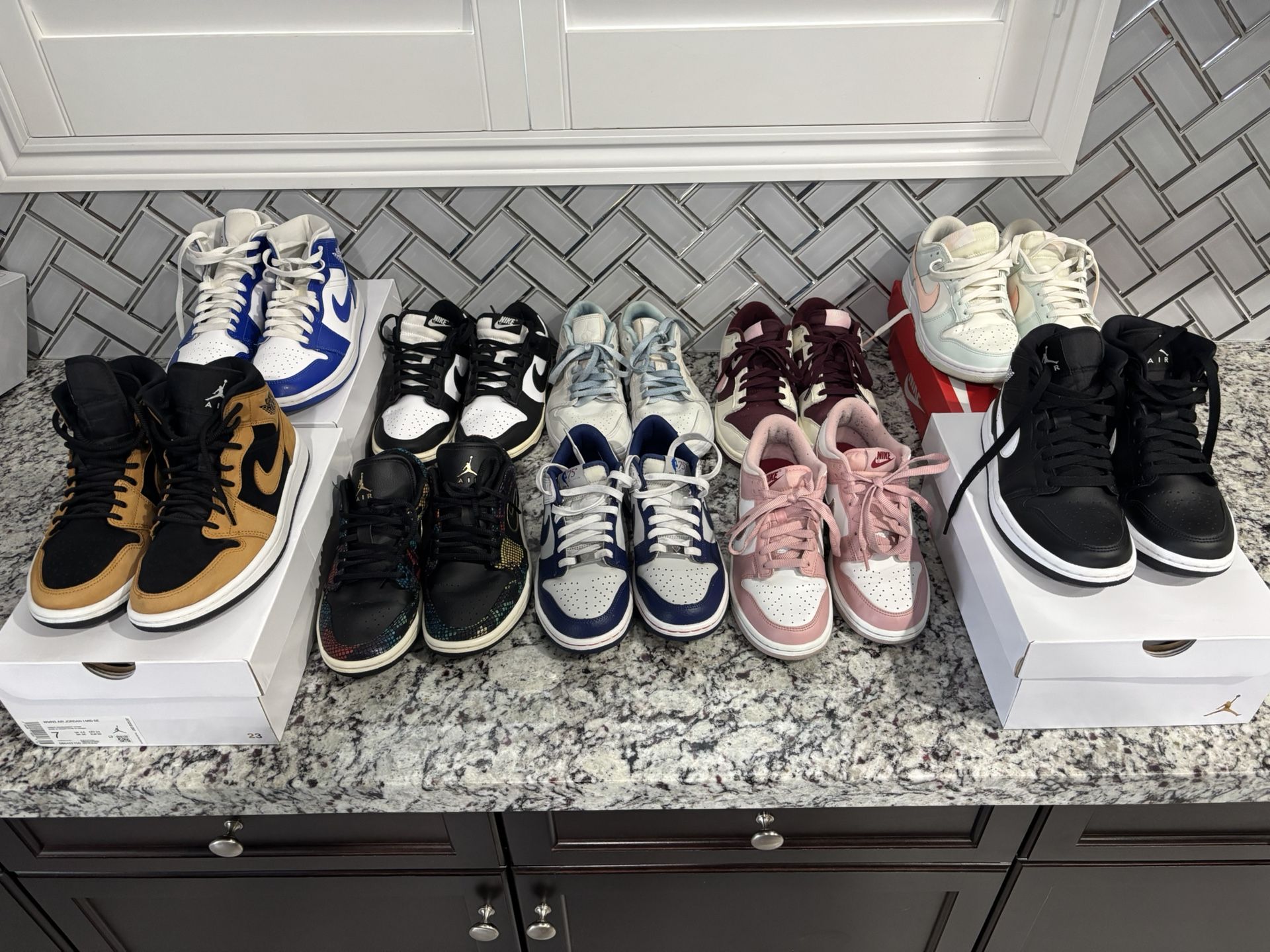 Jordan 1 / Nike Dunks Lot of 10 Sneakers. Women Size 7