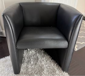 (2) black chairs