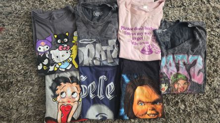 Women's graphic tee's Size Small $1 each