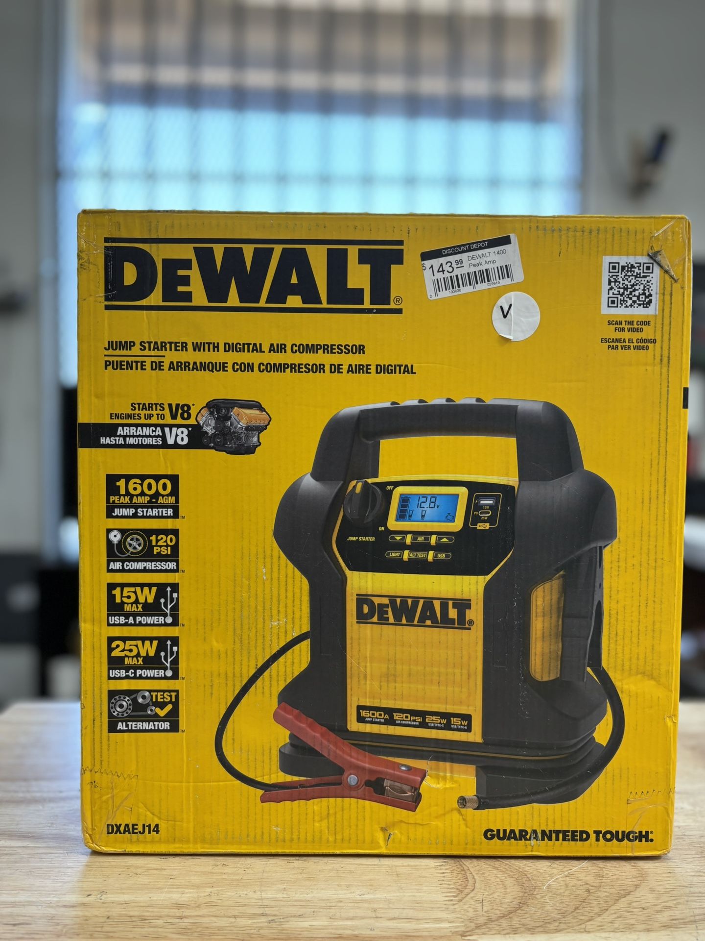 DEWALT 1400 Peak Amp Portable Car Jump Starter with Digital Compressor