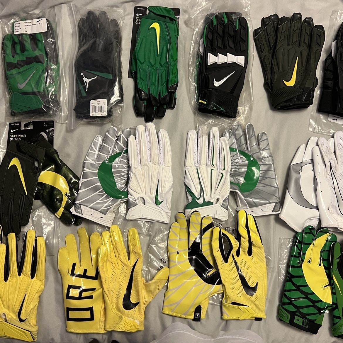 Oregon football gloves cheap