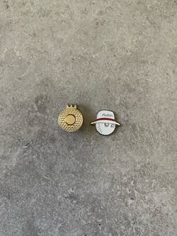Malbon white golf ball marker bucket hat, hat clip