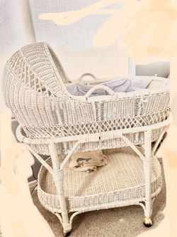 Bassinet $90OBO