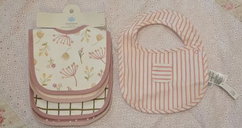 5 Brand New Baby Feeding Bibs