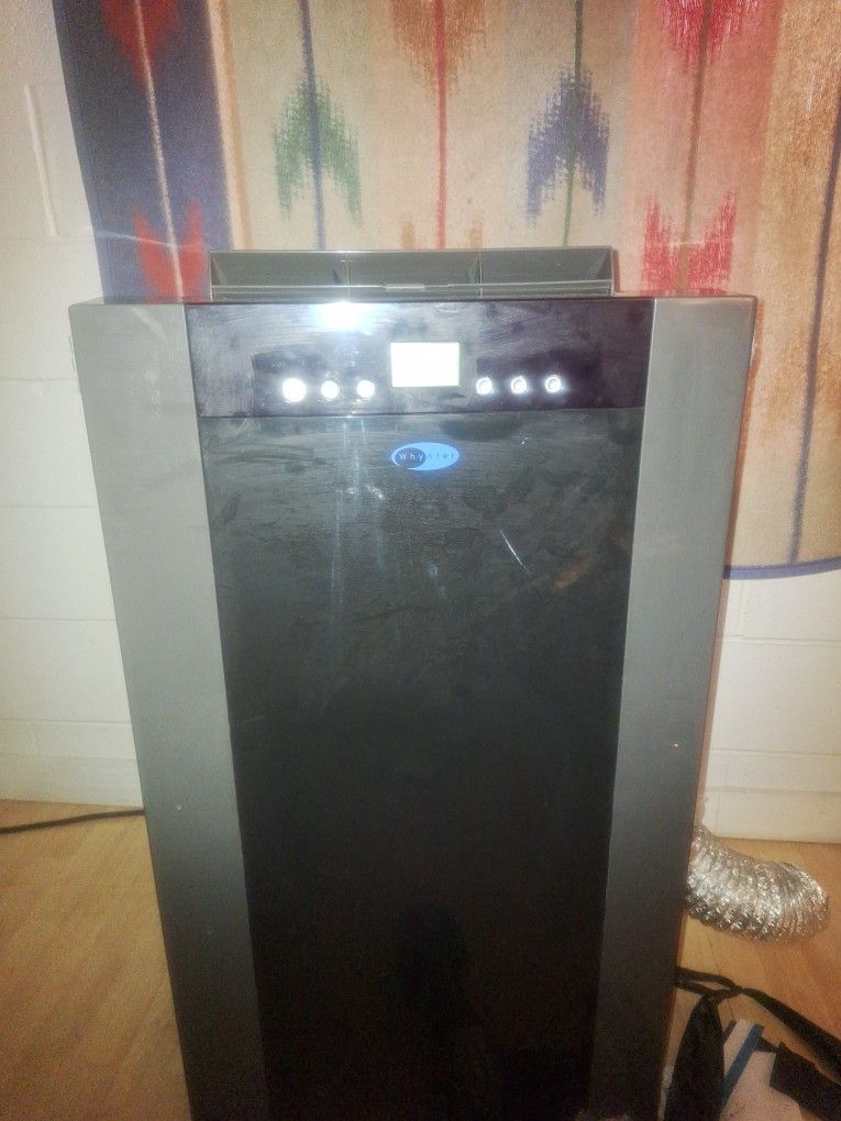 Wynter Portable Air Conditioner In Perfect Working Condition(Dual Hose)