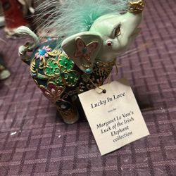 Elephant 