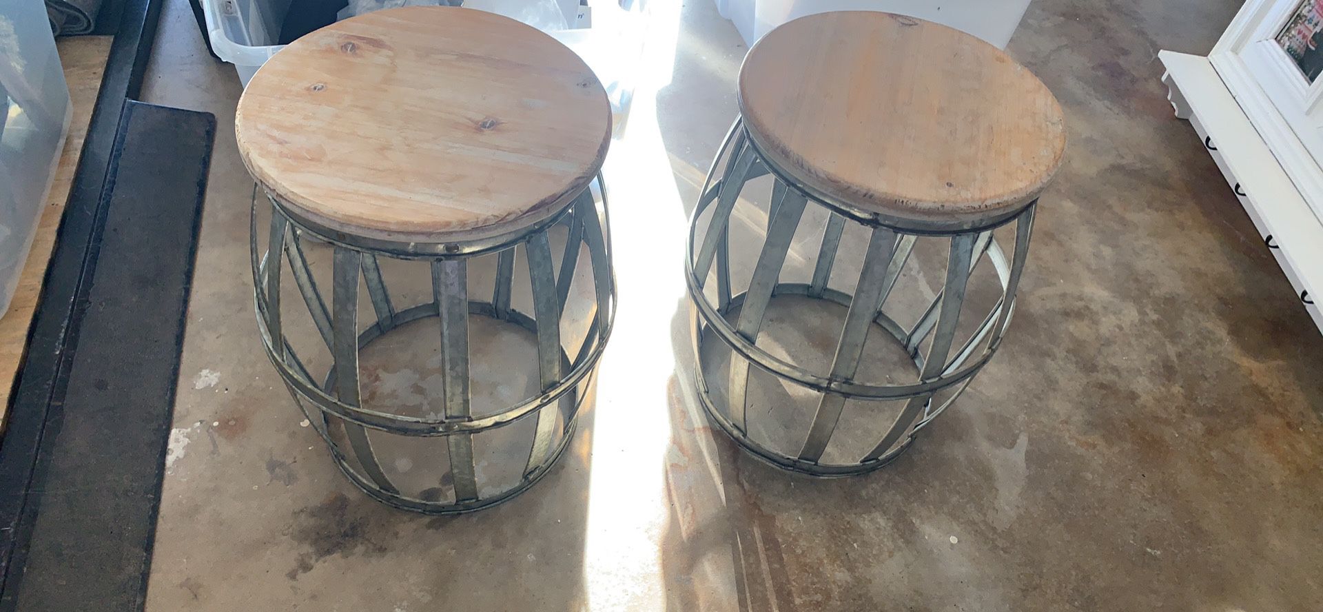 Two Metal/Wood Top End Tables/Decoration/Table:Etc.