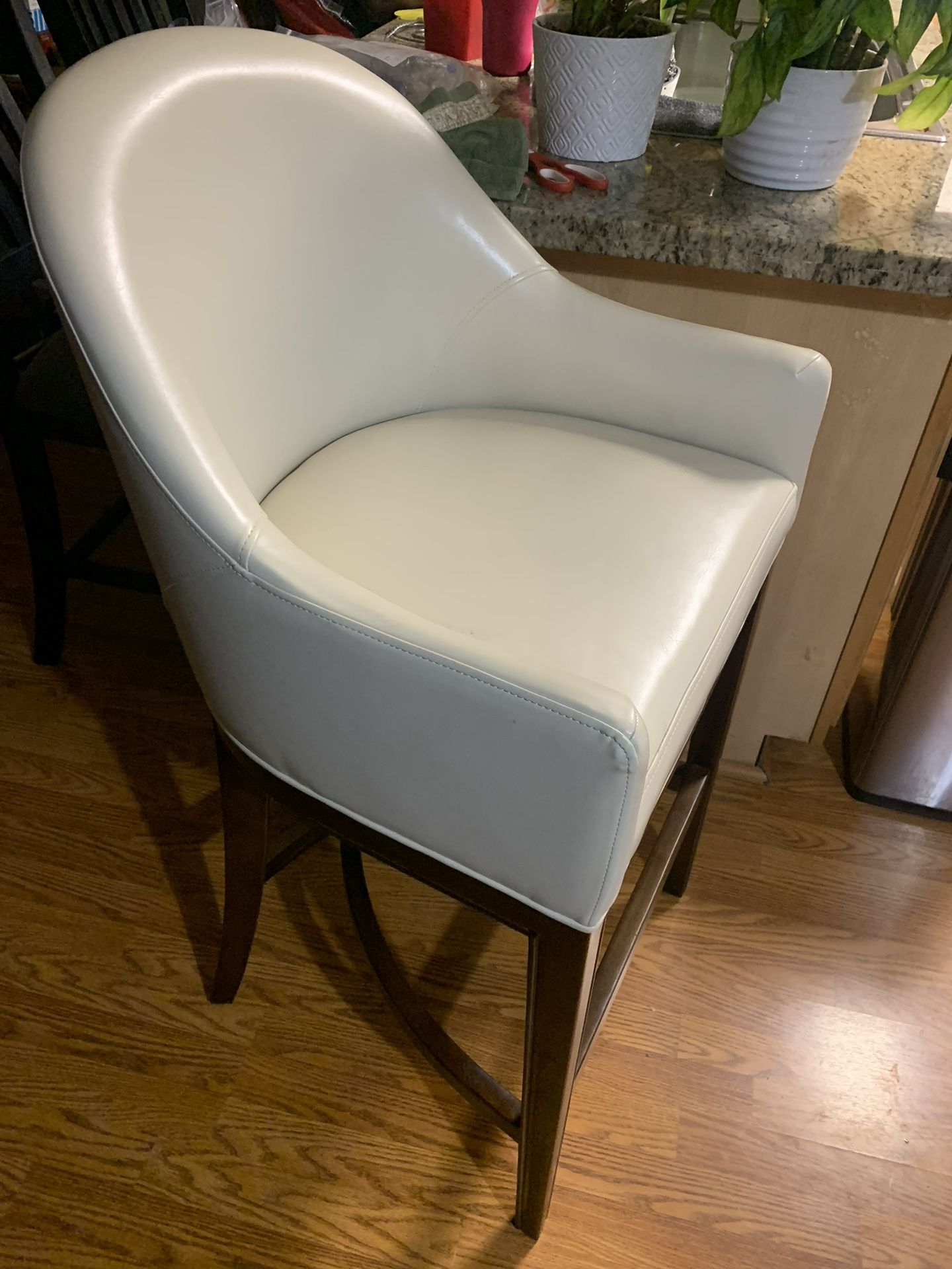 White/Cream Bar Stool - Faux Leather