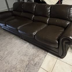 HIGH END LAZZARO ITALIAN SOFA, DELIVERY AVAILABLE 