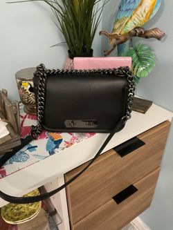 Coach swagger shoulder store bag 25