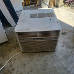 Window AC unit - 10,000 BTU