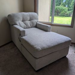 Ashley Furniture Mahoney Chaise Accent Chair