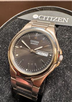 Citizen Quartz Day-Date Unisex Watch 2500-D28289 Black Dial Japan • Runs Great