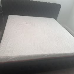 King Size Bed W/mattess And Matching Bench