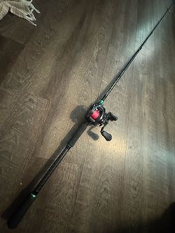 ‼️Irod Genesis Daiwa Tatula 8.1 300 Swimbait fishing club pant like new.