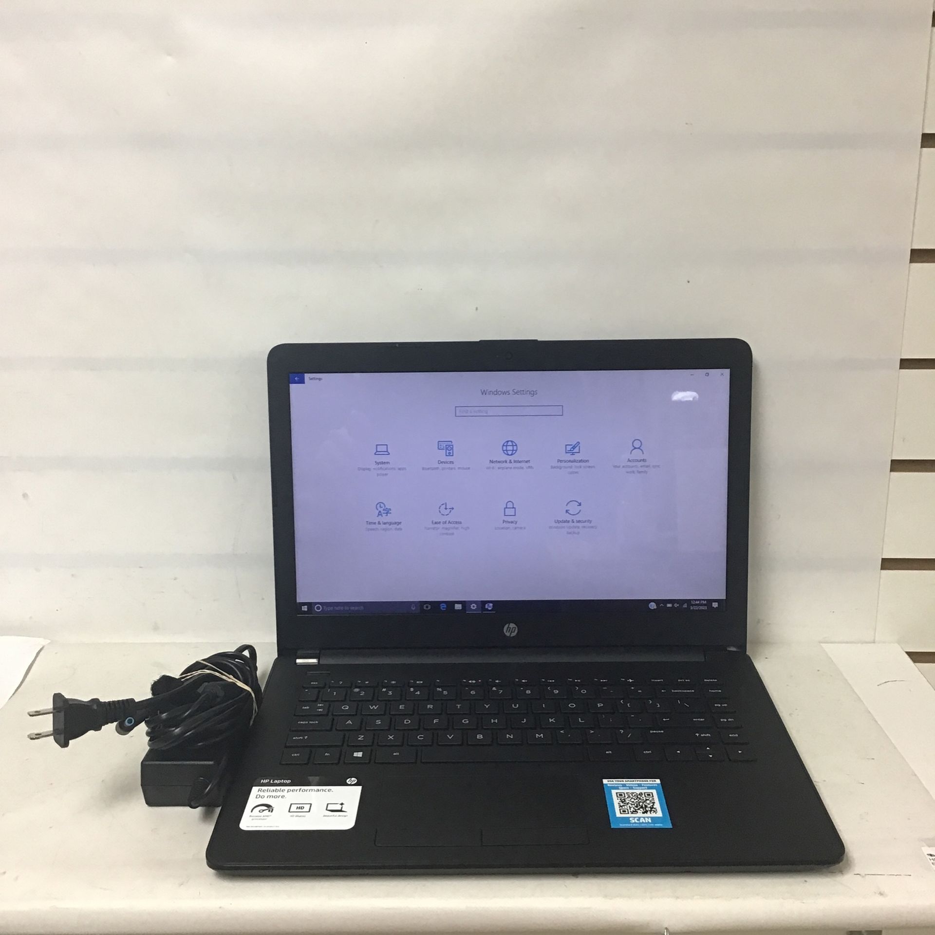 HP 14 BW065NR AMD E2 9000E GHZ 32GB 4GB RAM With Original Charger