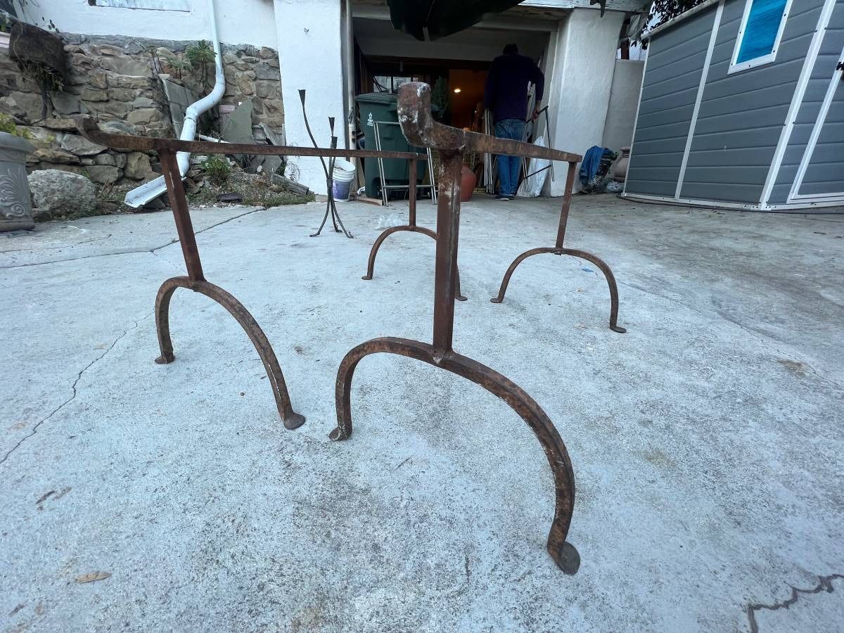 Farmhouse chic rustic wrought iron horseshoe coffe table base