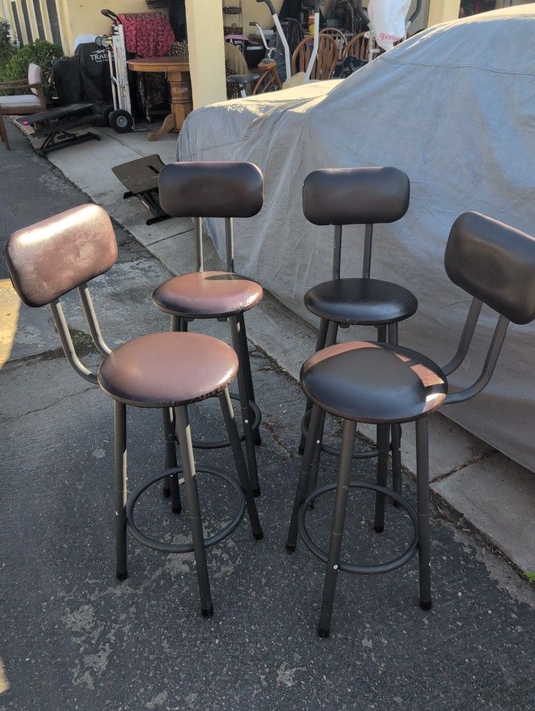 4 Bar Stool Chair