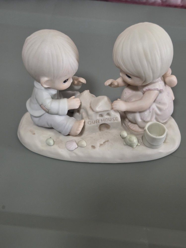 Precious Moments figurine "God Bless Our Home" (model #12319)