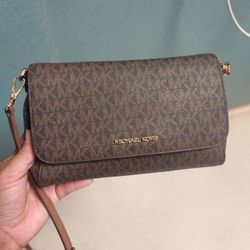 New Michael Kors Crossbody 