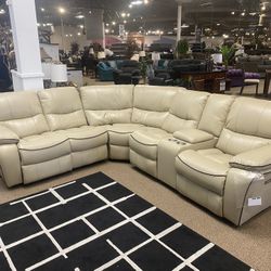 Power Reclining Sectional 