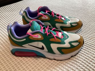 Nike air200 NEW. SIZE 11.  El portal area pick up