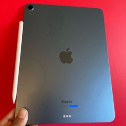 Apple IPad Air 5th Generation (10.9” Liquid Retina/ M1 chip / 2022 Model) 64GB with pen, keyboard case & Accessories (256gb $579)  