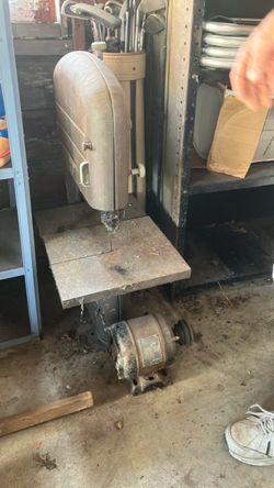 Band saw