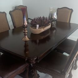 Dinning Table With 8 Chairs And China
