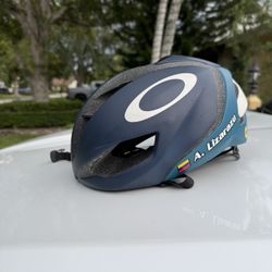 Oakley Aro 5