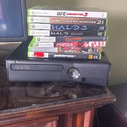 Xbox 360  S With 8 Games Halo 3 GTA Call Of Duty 