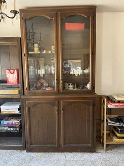 Nice Display Cabinet $75