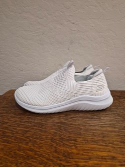 Skechers Air-Cooled Ultra Flex slip-on Athletic Shoes 
Women's Size 8