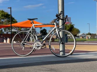 Trek SLR 1600 Road Bike – Shimano Ultegra/105 – Professionally Tuned