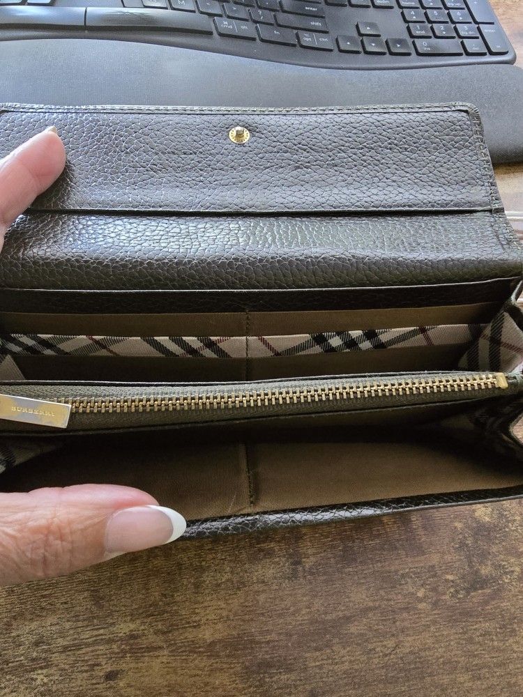 Vintage BURBERRY Authentic Wallet