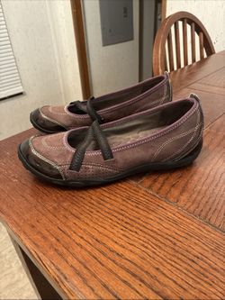 Privo by Clarks Mary Jane Flats Women’s 7.5 M Eggplant/Purple Suede