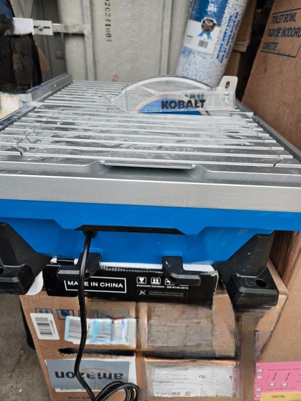 Kobalt Wet Tabletop Sliding Table Tile Saw