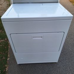 Secadora whirlpool con su parte nueva  trabaja muy bien y en muy buenas condiciones y muy limpia con una semana de garantía. 