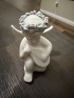 🤍 Kneeling Angel Cherub with Pastel Floral Crown Figurine