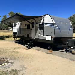 32’ Prime Time Avenger Travel Trailer