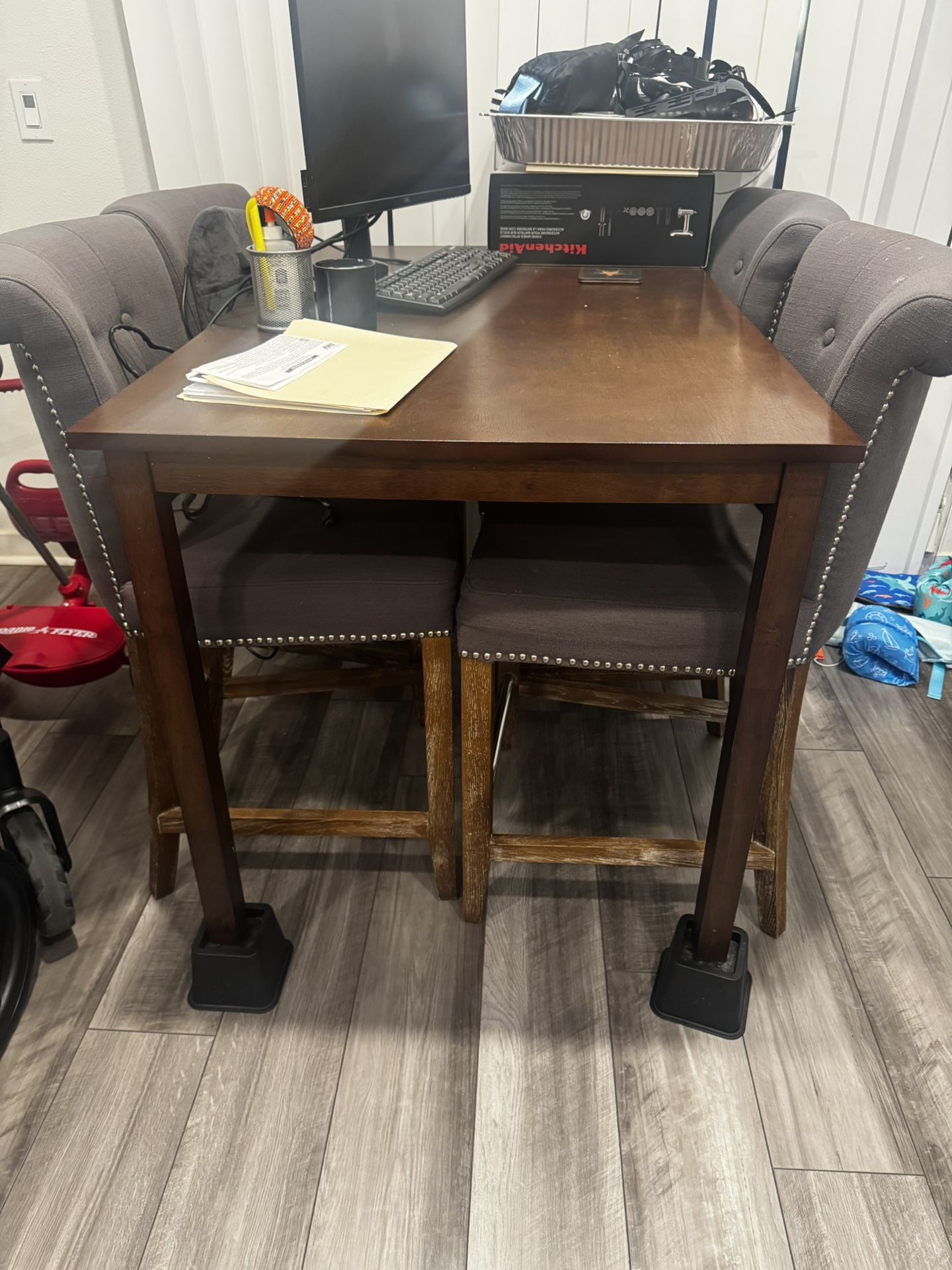 Dinning Table 