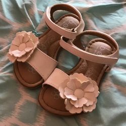 New Little Girl  Sandals Size 6