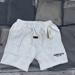 Essential Shorts Size M 