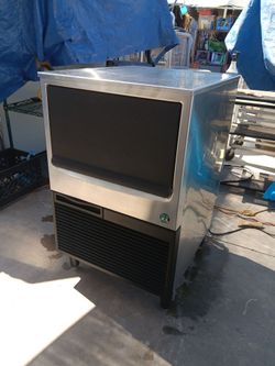 Hoshizaki industrial air-cooled icemaker KM-151BAH