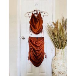 Médium satin skirt set