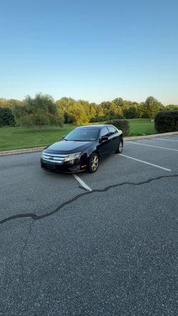 2012 ford fusion SE  TRADES!!