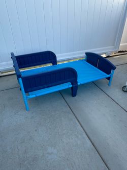 Delta Children Plastic Toddler Bed