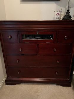 Cherry dresser and 2 nightstand set