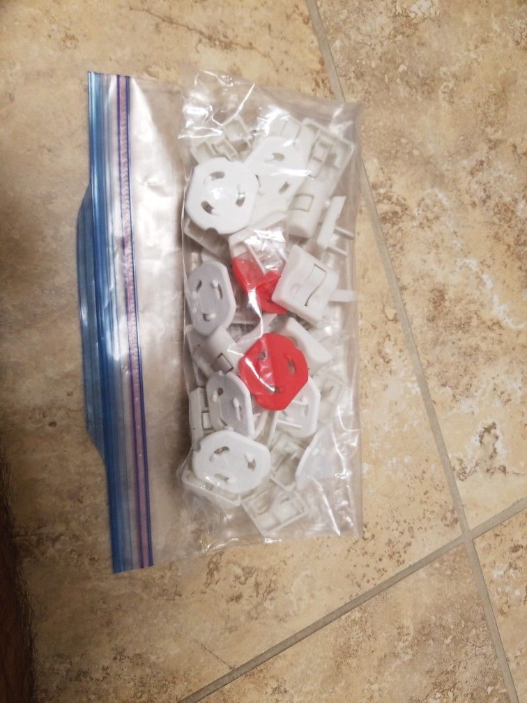 CLEAN baby proof outlet covers approx 40, mostly all from IKEA