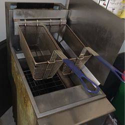 Restaurant Closed, Everything Must Go! Fryer Sold